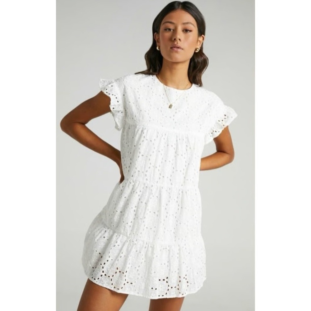 Showpo‎ Mini Dress Womens US 8 White Eyelet Tiered Ruffle Sleeve Bridal Preppy